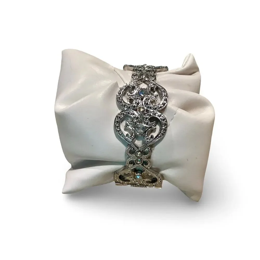 Fleur de Lis Collection brand new